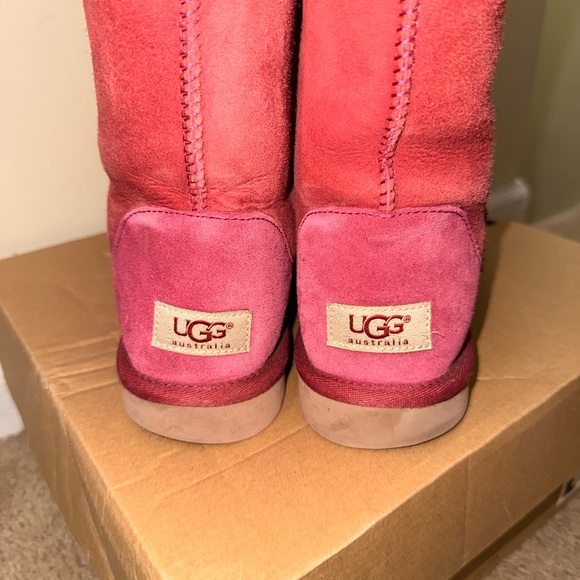 UGG Classic Short Raspberry Boots - Picture 4 of 4